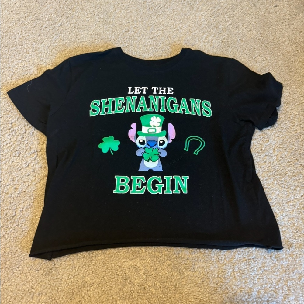 Disney Stitch St Patricks Day Crop Top Black Graphic Tee‎ Small JT23148